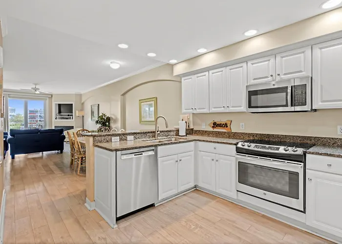 Spacious 3-bedroom, 3-bathroom In Ocean With And Bay Views Ferienhaus