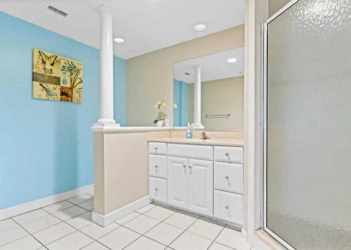 Spacious 3-bedroom, 3-bathroom In Ocean With And Bay Views Ferienhaus